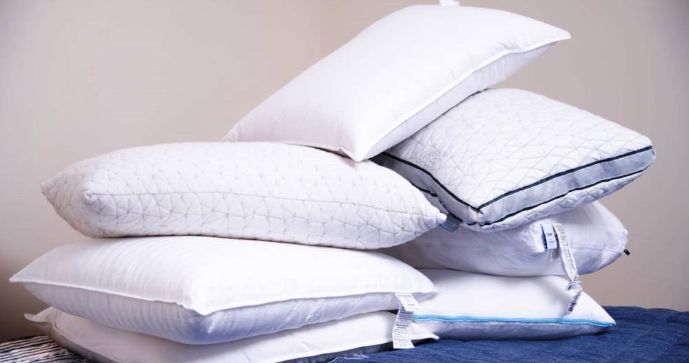 5 Crafty Ways to Upcycle Old, Flat, Lumpy Pillows DIY Crafts